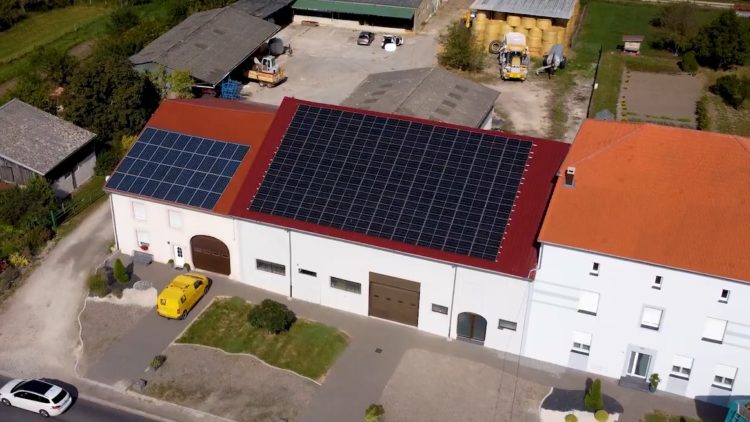 Photovoltaïque, chauffes-eau solaires, biogaz : un guide pour des solutions concrètes